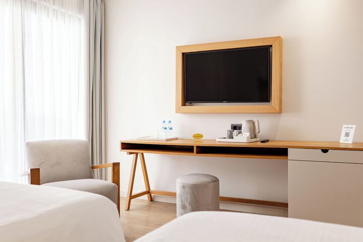 Room 80 of 163