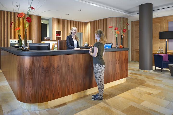 Hotel 2 of 89