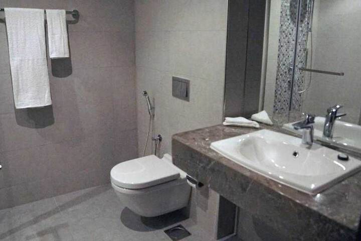 Room 21 of 24