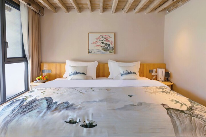 Room 4 of 74