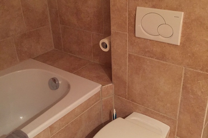 Room 12 of 16