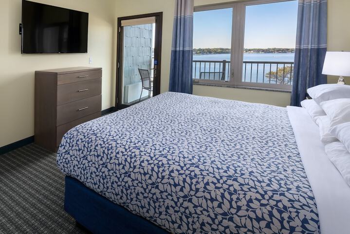 1 King Bed (19 of 39)