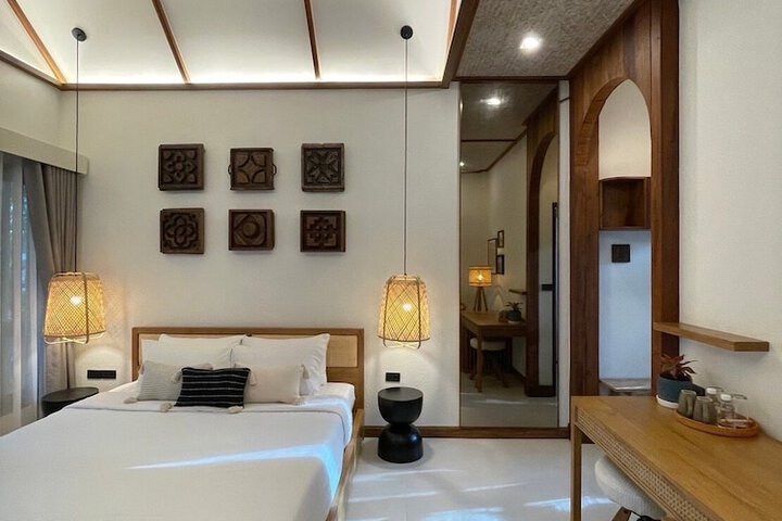 Room 4 of 49