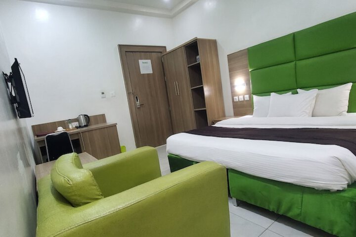 Room 25 of 79