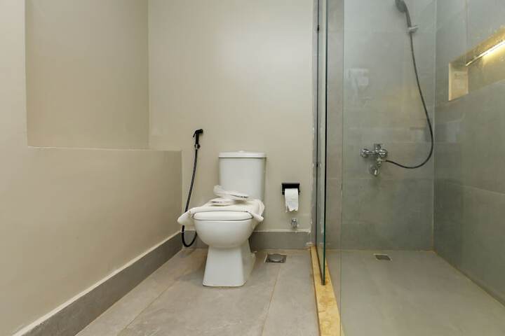 Room 169 of 227