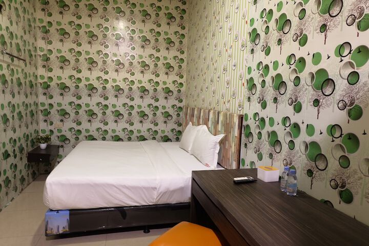 Room 5 of 22