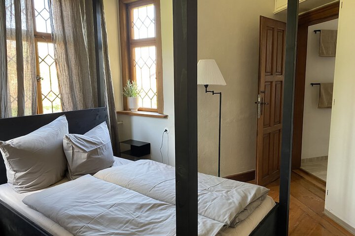 Room 9 of 101