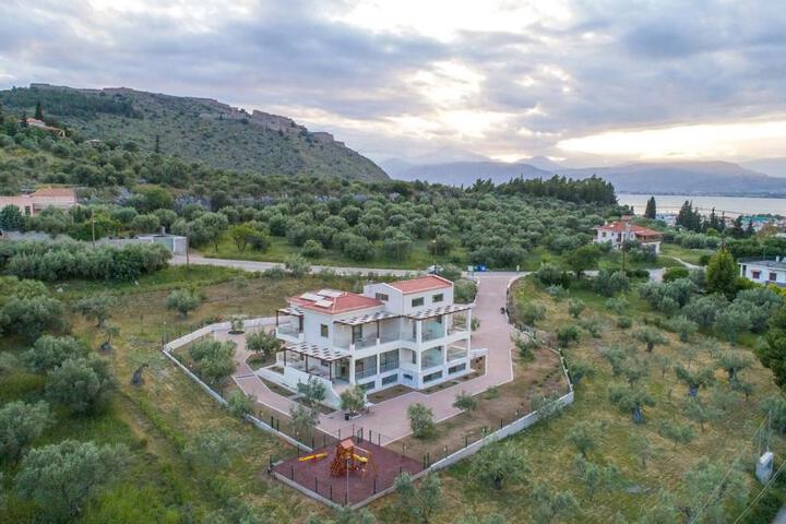 Nafplia Terra