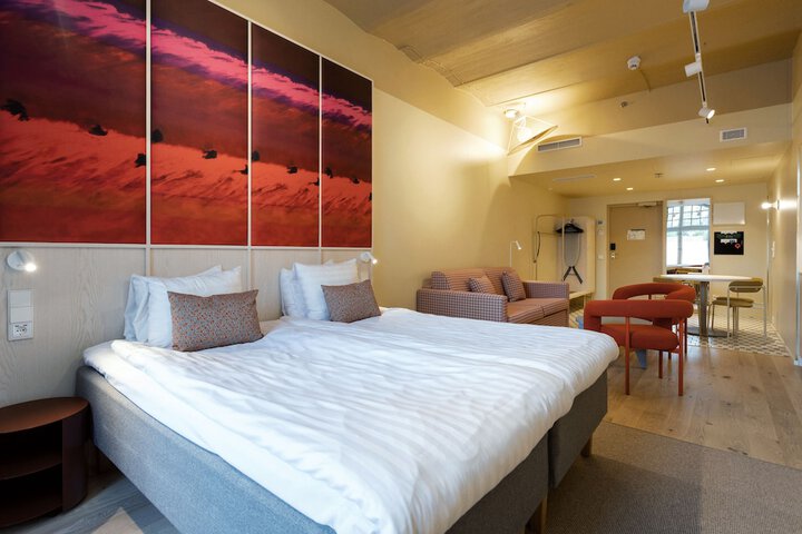 Room 25 of 69