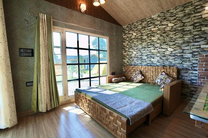 Room 40 of 83