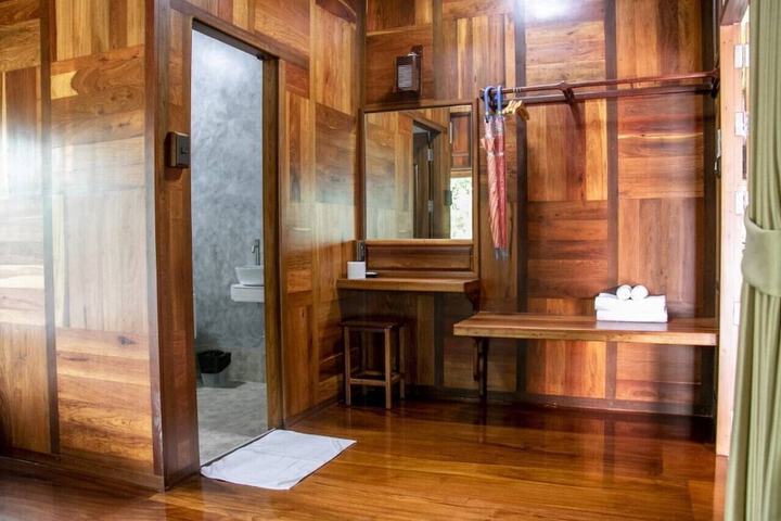 Room 26 of 151