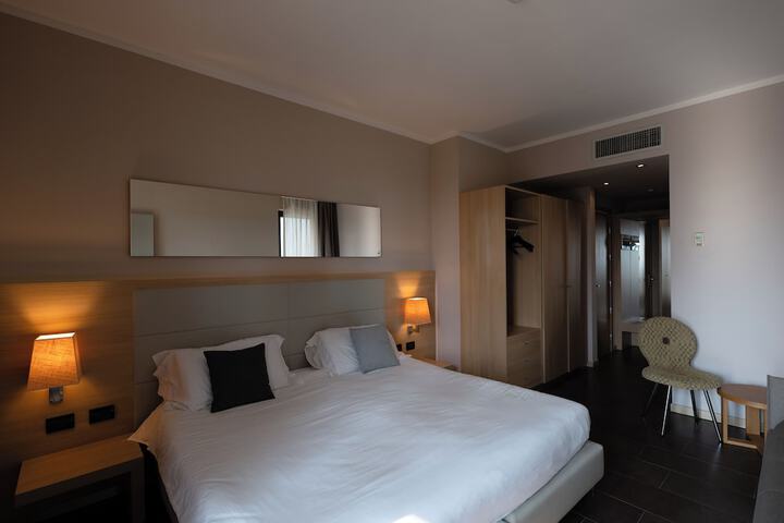 Room 46 of 176