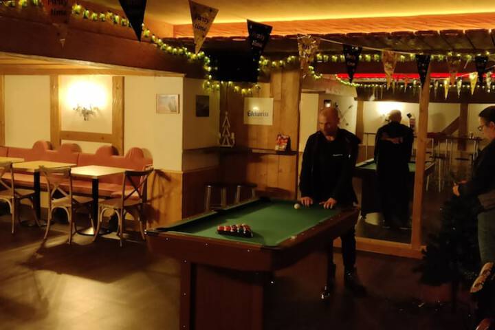 Lounge 18 of 21