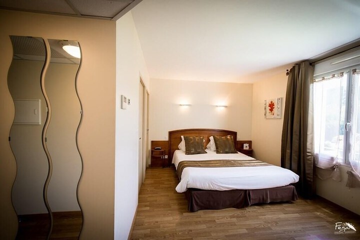 Room 6 of 23