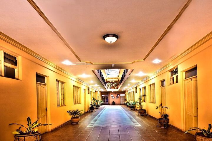 Ballroom/Hall 20 of 25