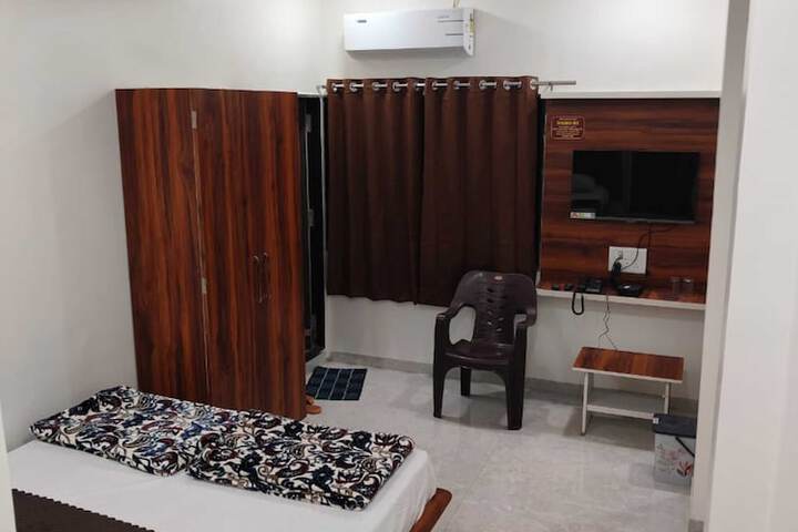 Room 15 of 23