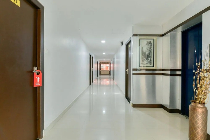 Room 10 of 16
