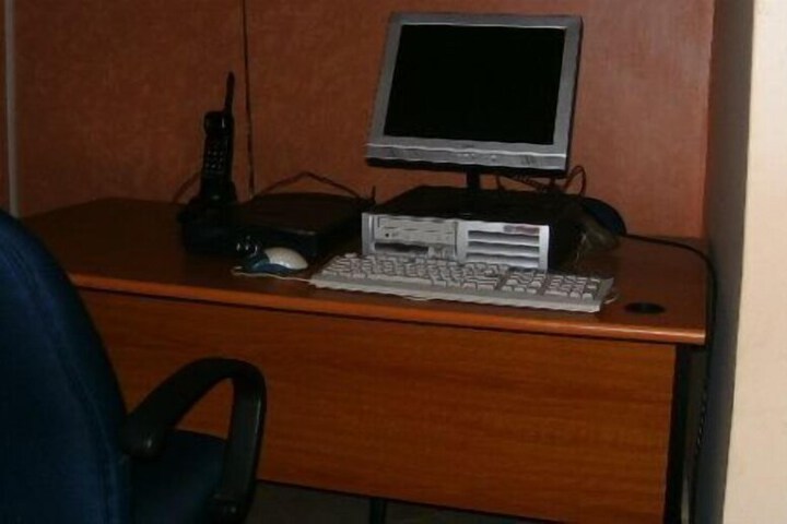 Business Center 14 of 19