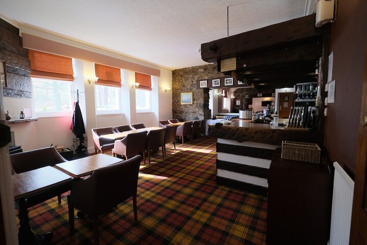 Lounge 51 of 54