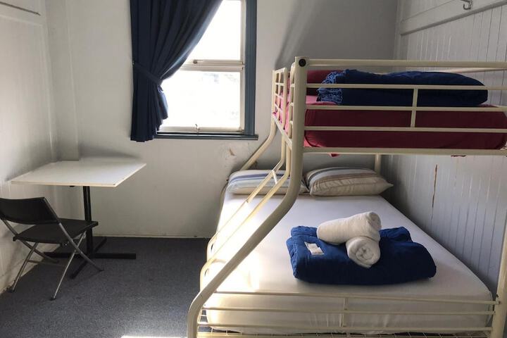 Room 11 of 28