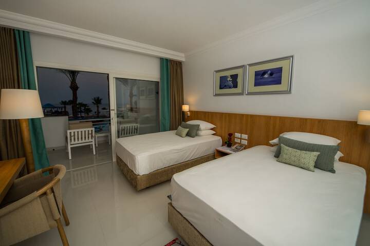 Room 14 of 140