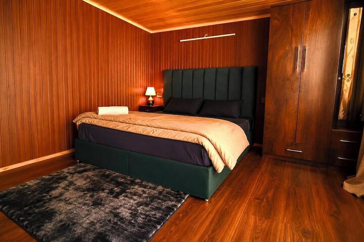 Room 2 of 35