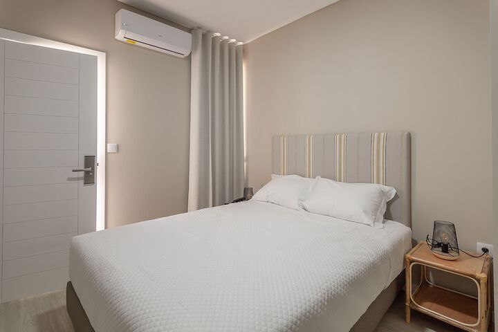 Room 2 of 51