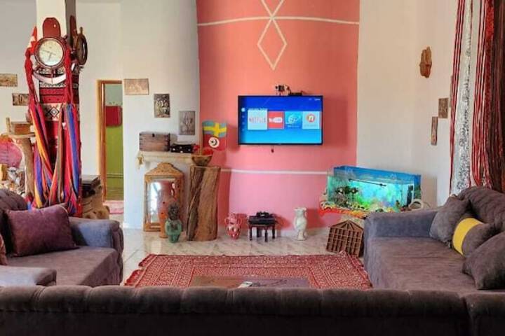 Room 8 of 16