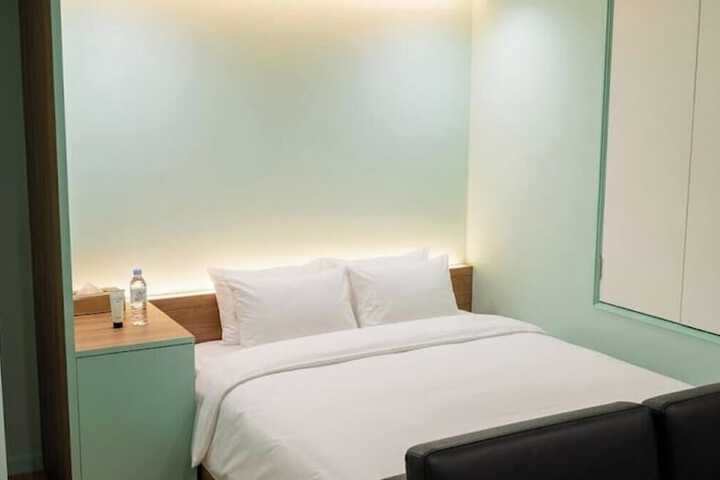 Room 15 of 22