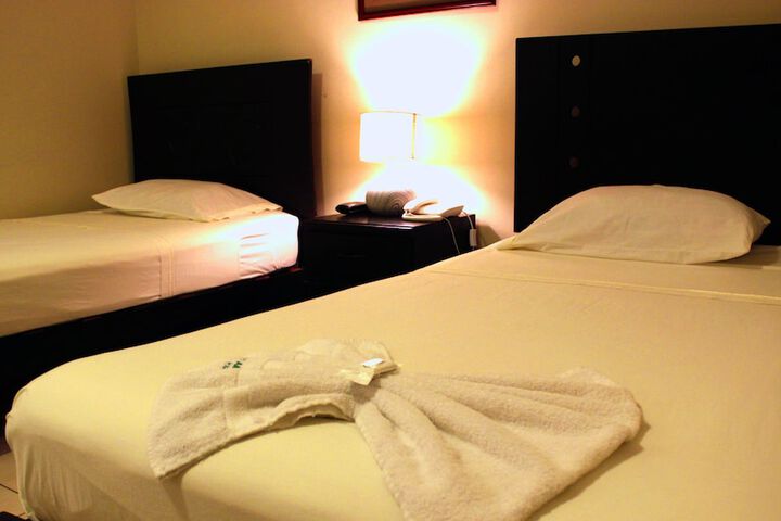 Room 13 of 30
