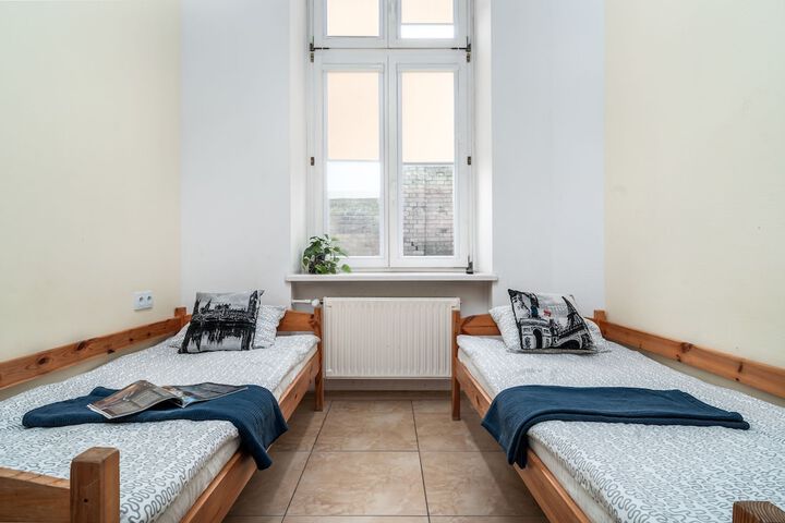 Room 49 of 76