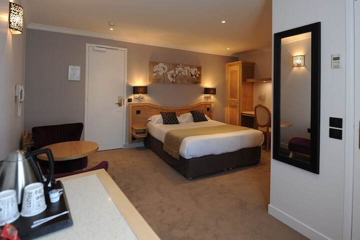 Room 52 of 86