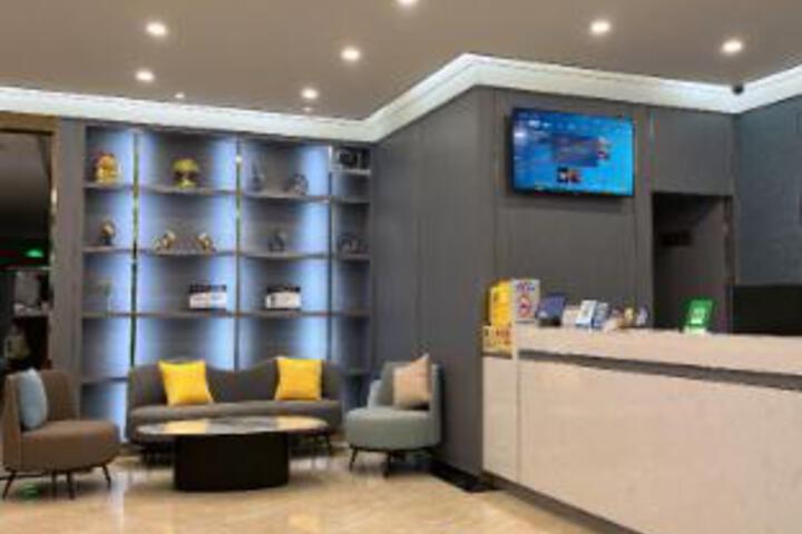 Changqing Hotel (Wuhan University Branch)