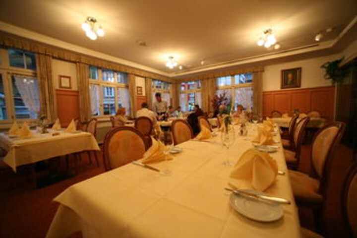 Dining 90 of 106