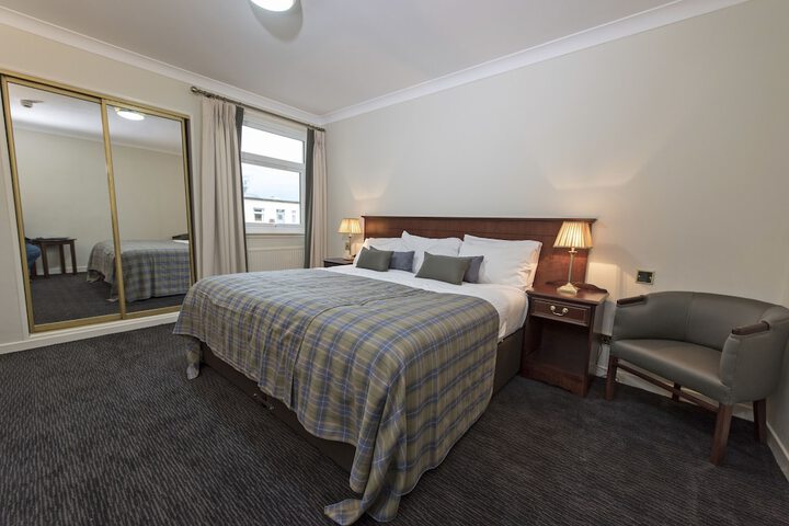 Room 15 of 118