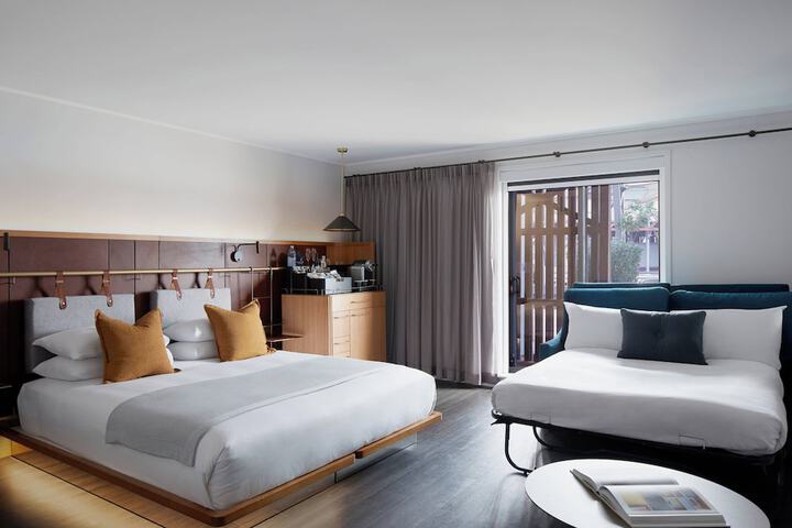 Room 37 of 164