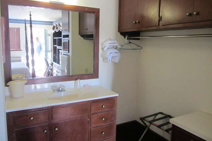 Room 16 of 21