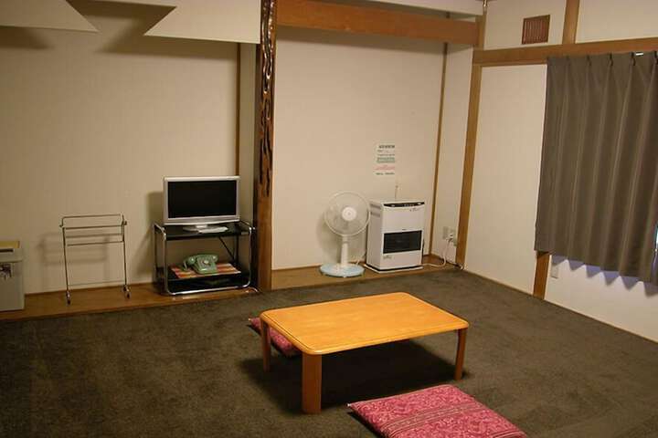 Room 6 of 20