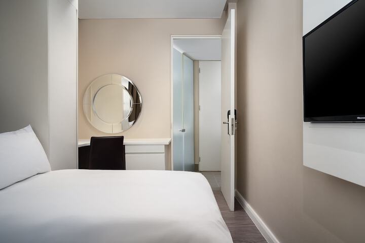 Room 26 of 125