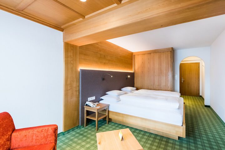 Room 30 of 90