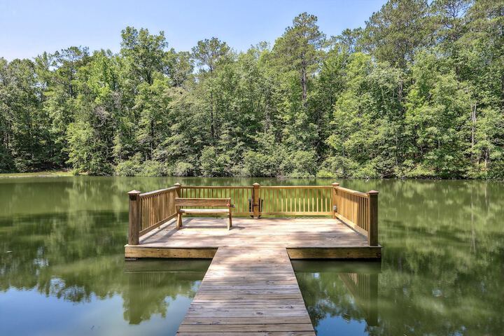 Lakefront Hamilton Cabin w / Dock & Fire Pit!