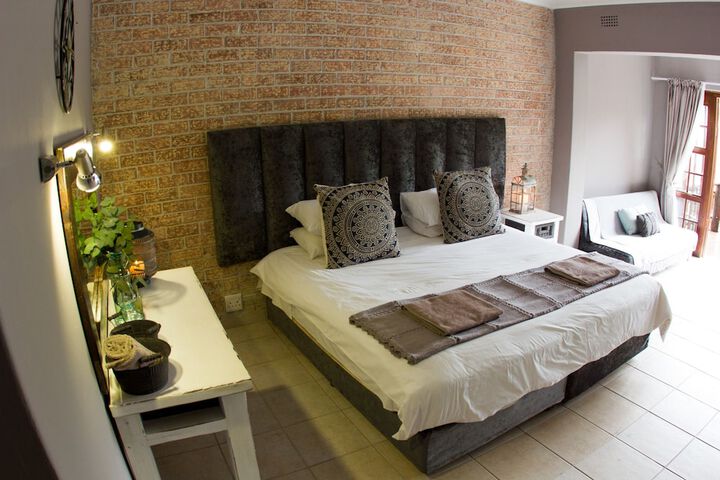 Room 5 of 25