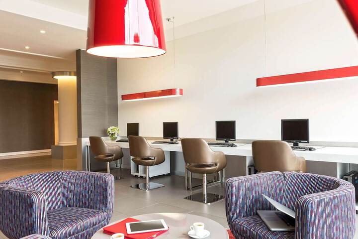 Business Center 71 of 82