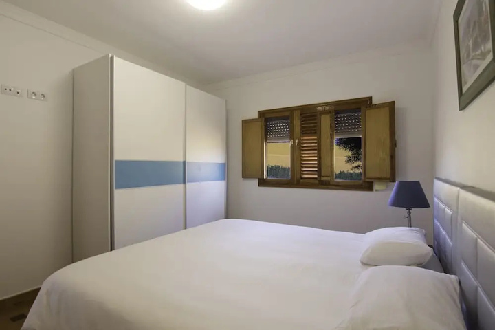 Room 7 of 27