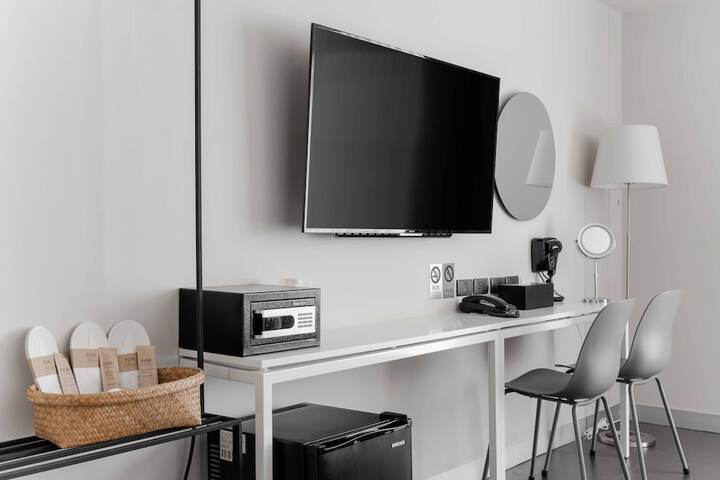 Room 15 of 37