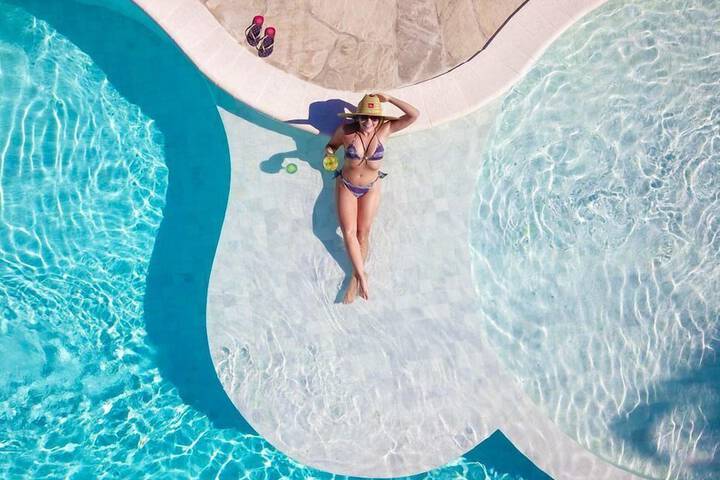 Hotel with Pool