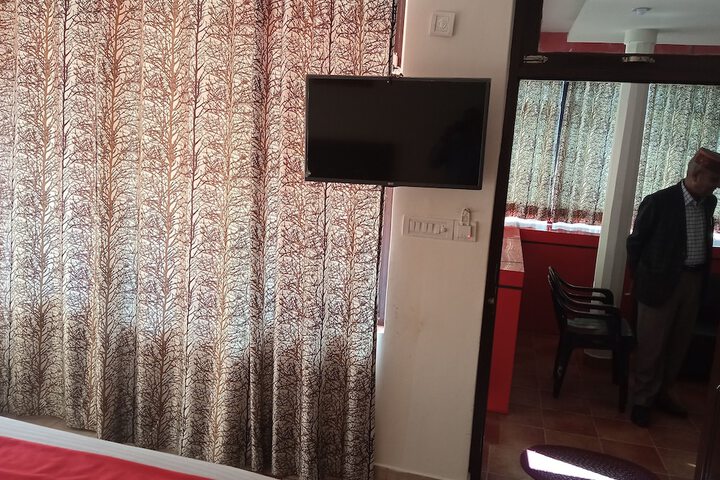 Room 14 of 28
