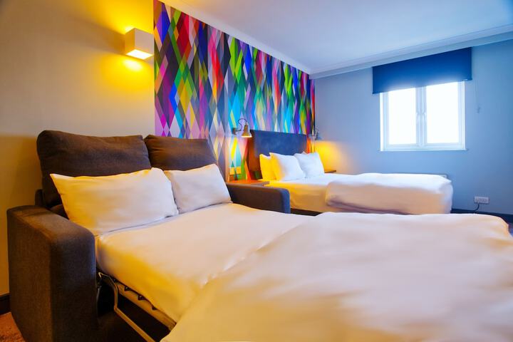 Room 10 of 40