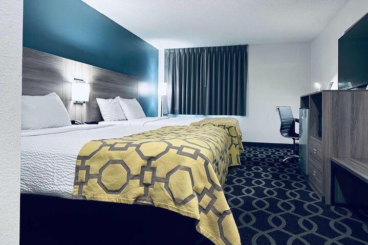 2 Queen Beds (11 of 11)