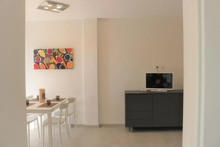 Room 5 of 15